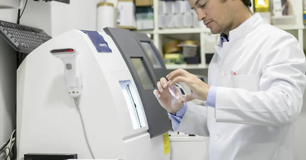 Tecnología para elaboración y precisión de lentes